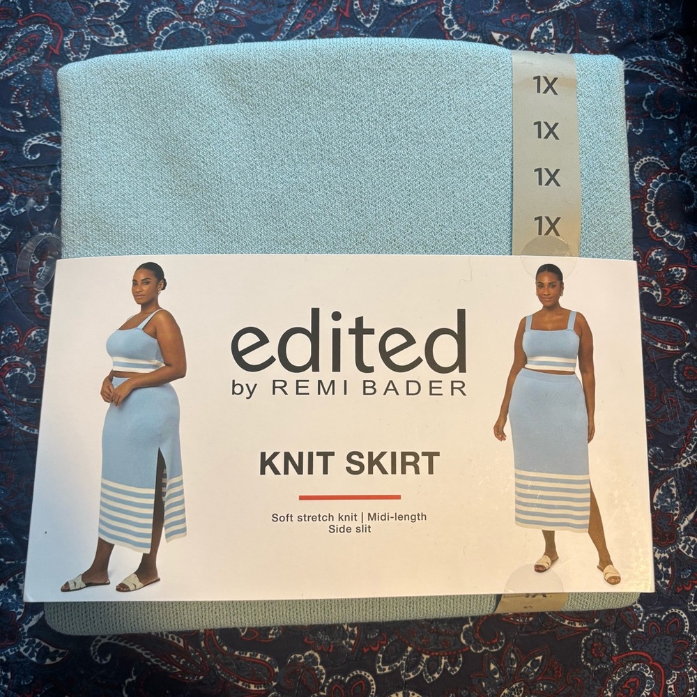 Edited by Remi Bader Women's Blue and white Knit Skirt size 1X